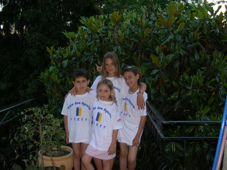 marie,adrien,charlotte et moi avec le t-shirt vence 3