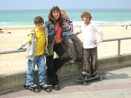 adrien,marie,maman,moi etmon skate...ilfaud pas l'oublié celui-la